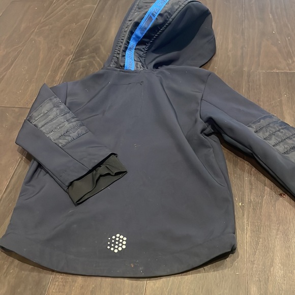 👶 Buy one / get one free. Spring/fall outdoor athletic jacket. Size 2/3T - Picture 3 of 3